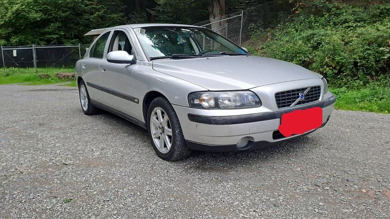 Silber Gebraucht 2002 Volvo S60 Limousine | 850 € (Superpreis) - Bild 1/4