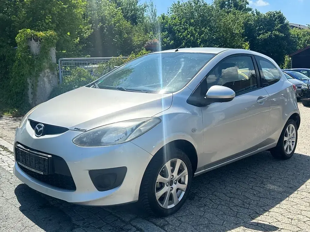 Gebraucht Mazda 2 Independence 90 PS (66 kW) 2009 Silber Kleinwagen