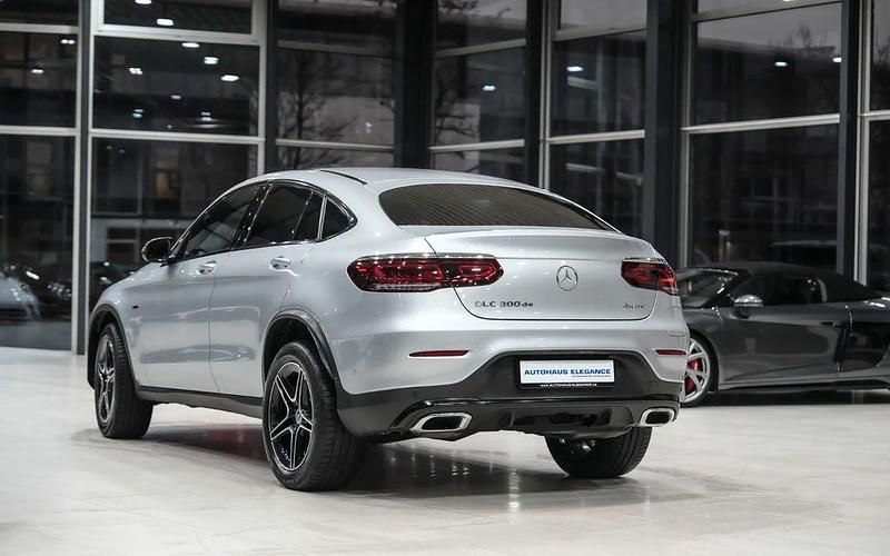 Gebraucht Mercedes GLC300e AMG line 194 PS (142 kW) 2020 Hightech silber Coupé