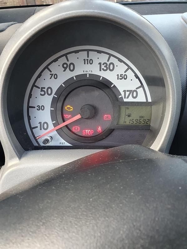 Gebraucht Toyota Aygo 69 PS (50 kW) 2012 Grau Kleinwagen