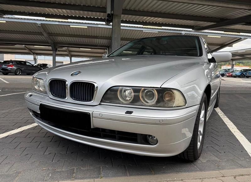 Silber Gebraucht 2002 BMW 525 Limousine | 4.690 € (Fairer Preis) - Bild 1/4