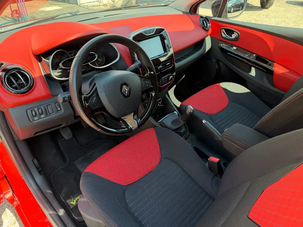 Gebraucht Renault Clio IV Luxe 90 PS (66 kW) 2013 Rot Kleinwagen