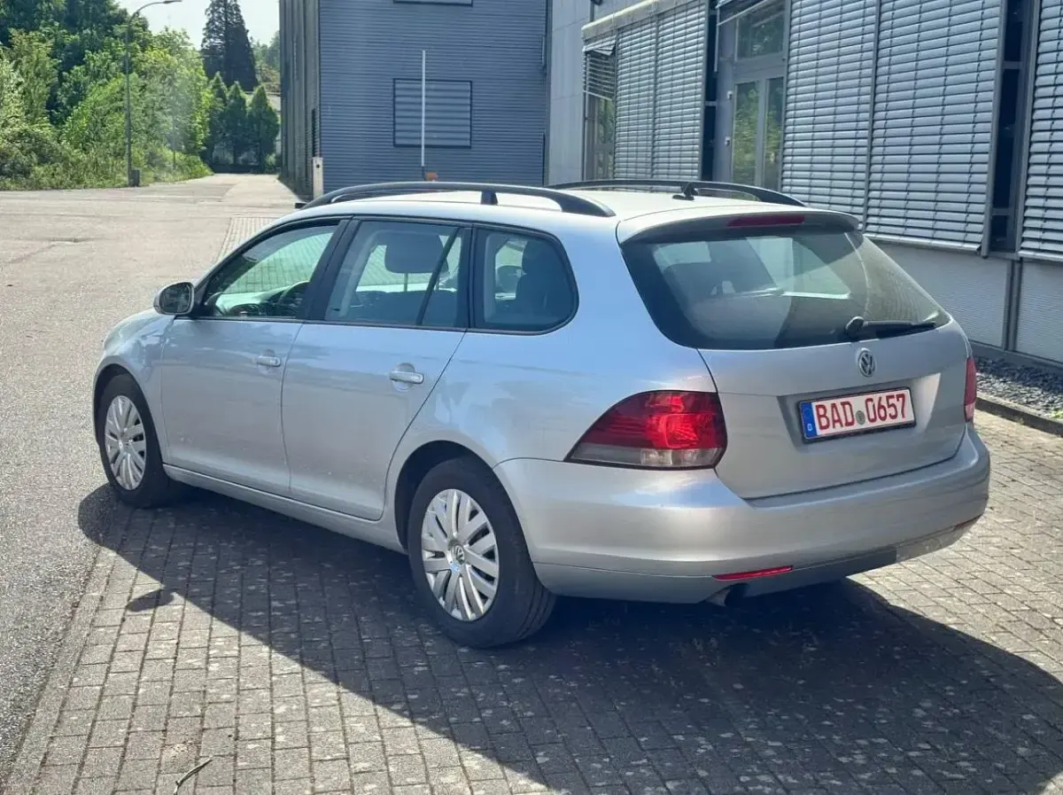 Gebraucht VW Golf VI 105 PS (77 kW) 2011 Silber Kleinwagen