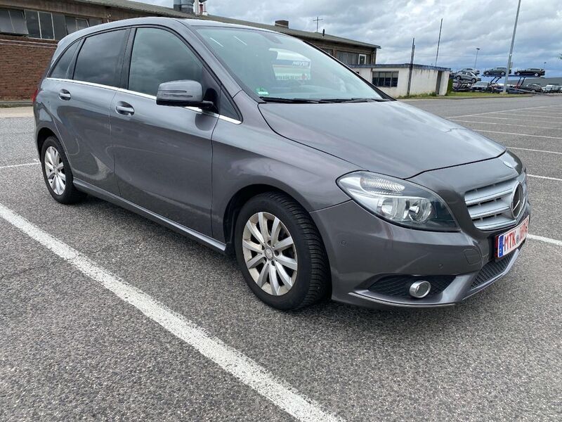 Mountaingrau metallic Gebraucht 2013 Mercedes B200 Van / Kleinbus | 14.599 € (Fairer Preis) - Bild 1/4