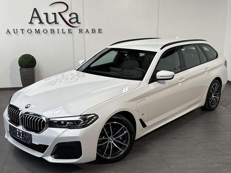 Alpinweiã iii Gebraucht 2021 BMW 530 M Sport Kombi | 34.749 € (Etwas zu teuer) - Bild 1/4