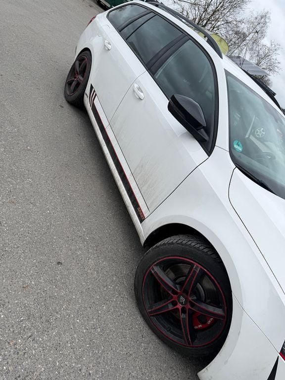 Gebraucht Skoda Octavia RS 184 PS (135 kW) 2016 Weiß Kleinwagen