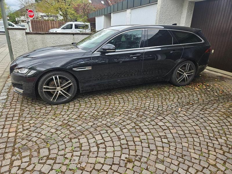 Gebraucht Jaguar XF 163 PS (119 kW) 2019 Schwarz Limousine
