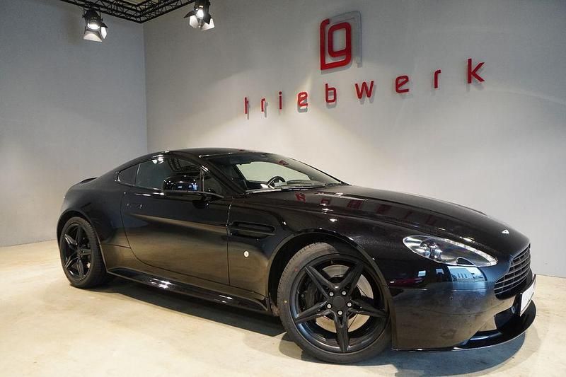 Schwarz Gebraucht 2018 Aston Martin V8 Vantage Coupé | 64.941 € - Bild 1/3