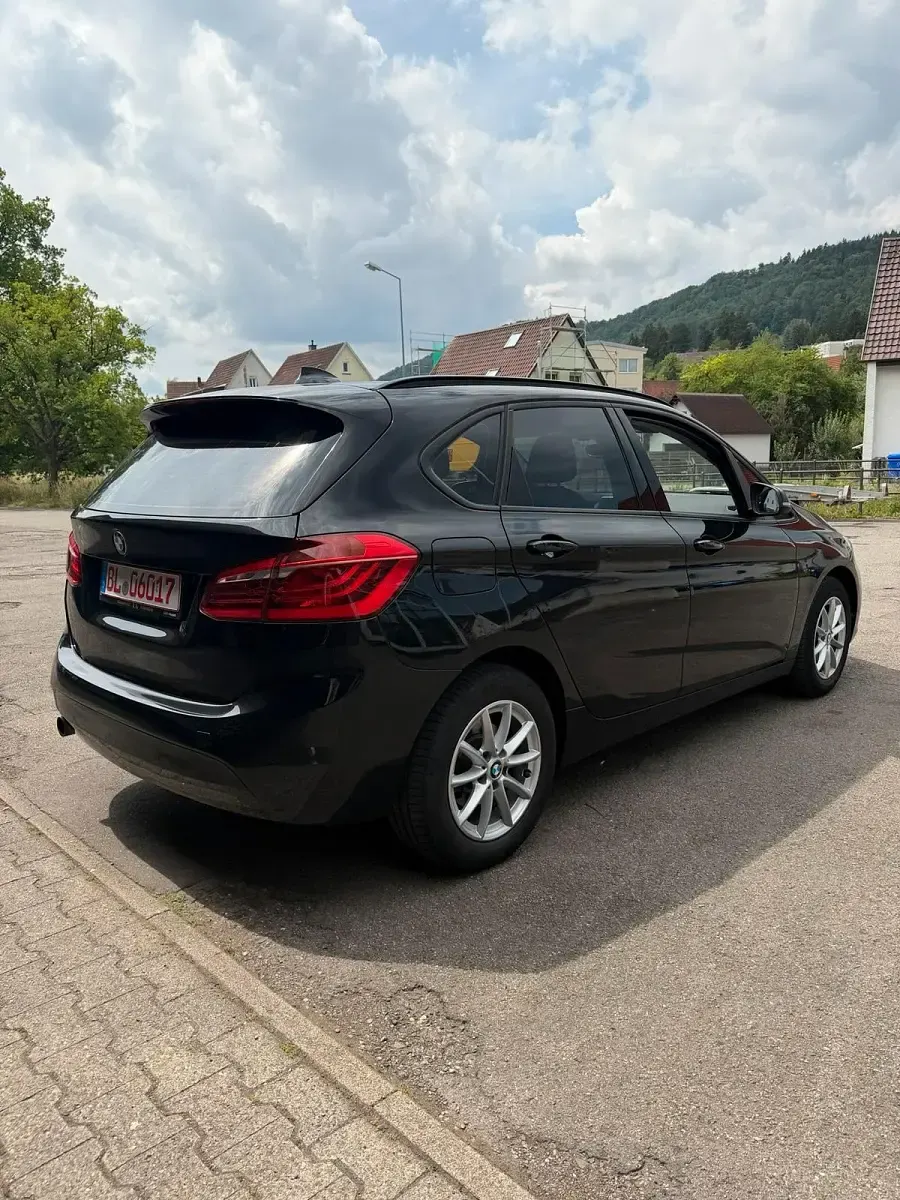 Gebraucht BMW 218 Active Tourer 150 PS (110 kW) 2015 Schwarz Van / Kleinbus