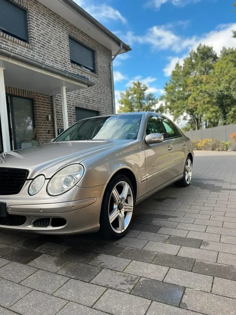 Gebraucht Mercedes E280 177 PS (130 kW) 2004 Grau Limousine