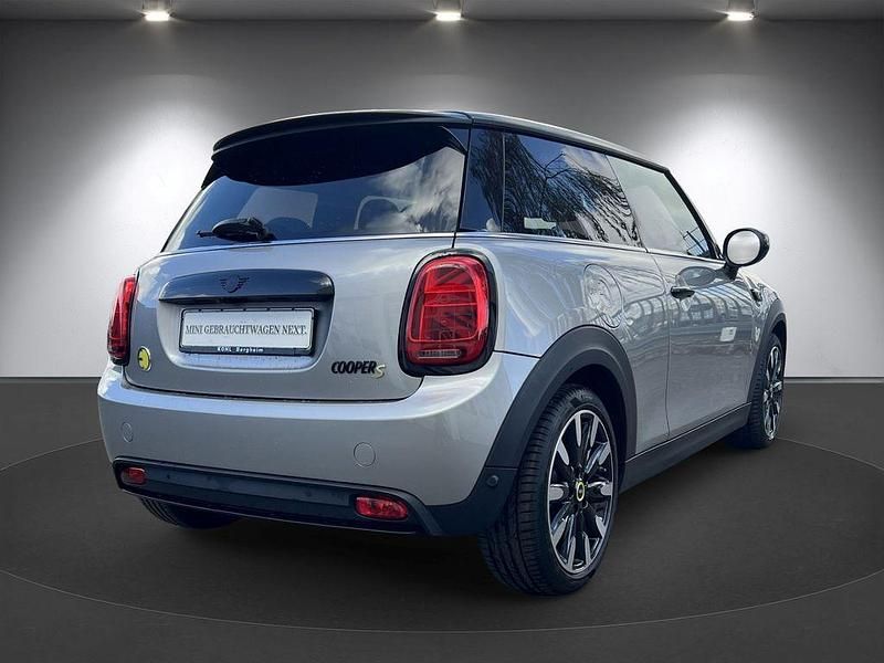 Gebraucht Mini Cooper SE 135 kW (184 PS) 2023 Silber Kleinwagen