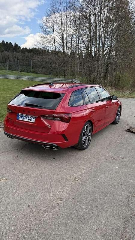 Gebraucht Skoda Octavia RS 245 PS (180 kW) 2023 Rot Kombi