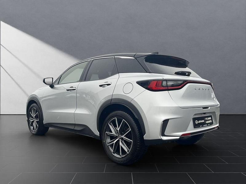 Gebraucht Lexus LBX 136 PS (100 kW) 2024 Schwarz SUV