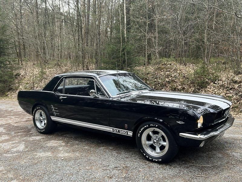 Second-hand Ford Mustang 200 CP (147 kW) 1966 Negru Coupe
