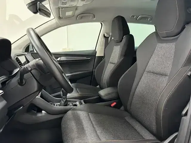 Gebraucht Skoda Karoq Clever 110 PS (80 kW) 2022 Silber SUV