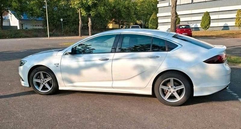 Gebraucht Opel Insignia Edition 170 PS (125 kW) 2017 Weiß Limousine