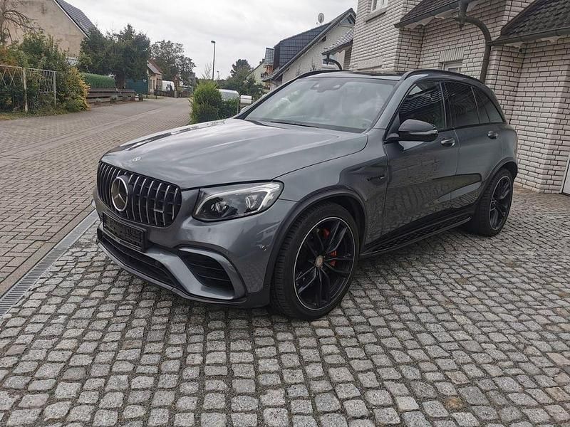 Grau Gebraucht 2018 Mercedes GLC63 AMG AMG SUV | 54.900 € (Etwas zu teuer) - Bild 1/4