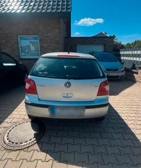 Gebraucht VW Polo 64 PS (47 kW) 2004 Silber Kleinwagen