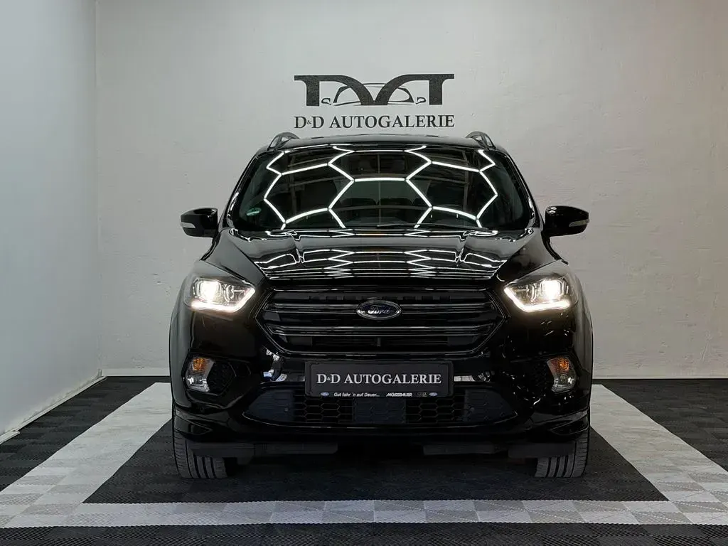 Gebraucht Ford Kuga ST-Line 175 PS (128 kW) 2019 Schwarz SUV
