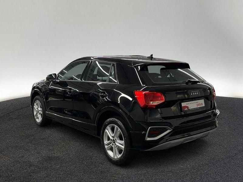 Gebraucht Audi Q2 Ambiente 150 PS (110 kW) 2021 Brillantschwarz SUV
