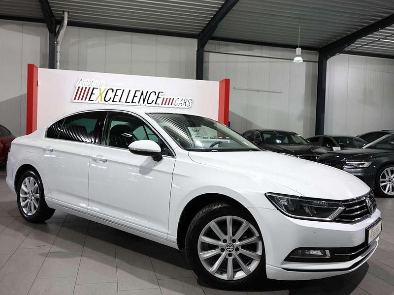 Gebraucht VW Passat Comfortline 120 PS (88 kW) 2015 Weiß Limousine