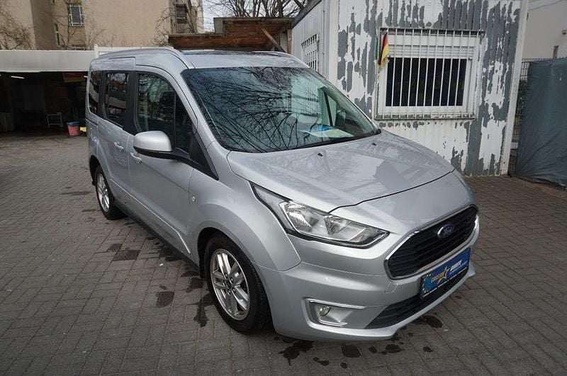 Gebraucht Ford Tourneo Connect Titanium 120 PS (88 kW) 2019 Grau Van / Kleinbus
