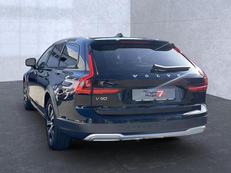 Gebraucht Volvo V90 CC Basis 197 PS (144 kW) 2020 Onyx black (metallic) Kombi