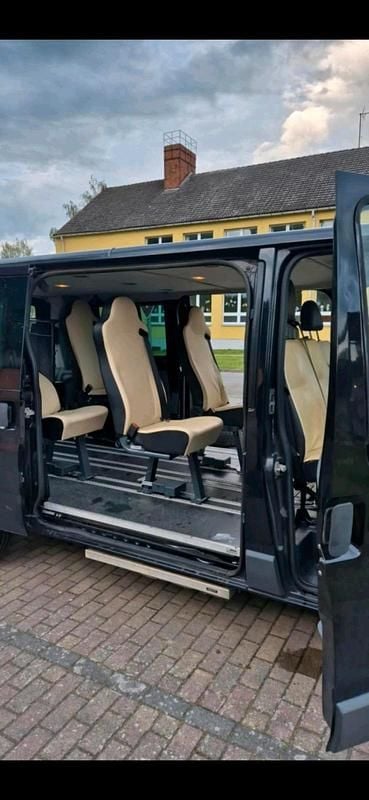 Schwarz Gebraucht 2011 Ford Tourneo Van / Kleinbus | 6.500 € (Guter Preis) - Bild 1/4