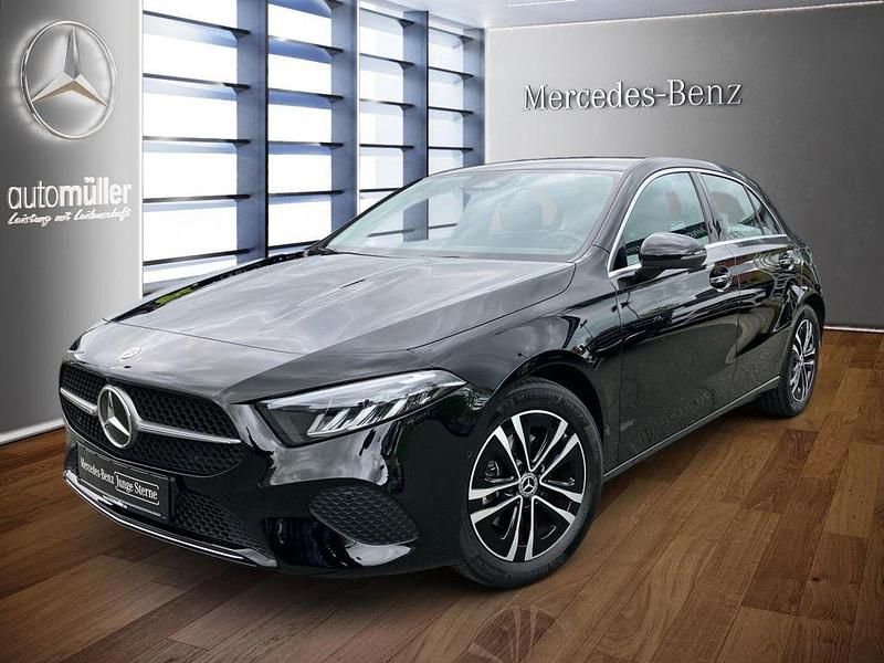 Schwarz Gebraucht 2024 Mercedes A180 Progressive Limousine | 27.740 € (Fairer Preis) - Bild 1/4
