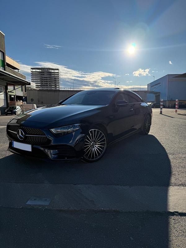 Blau Gebraucht 2019 Mercedes CLS300 AMG Coupé | 36.000 € (Fairer Preis) - Bild 1/4