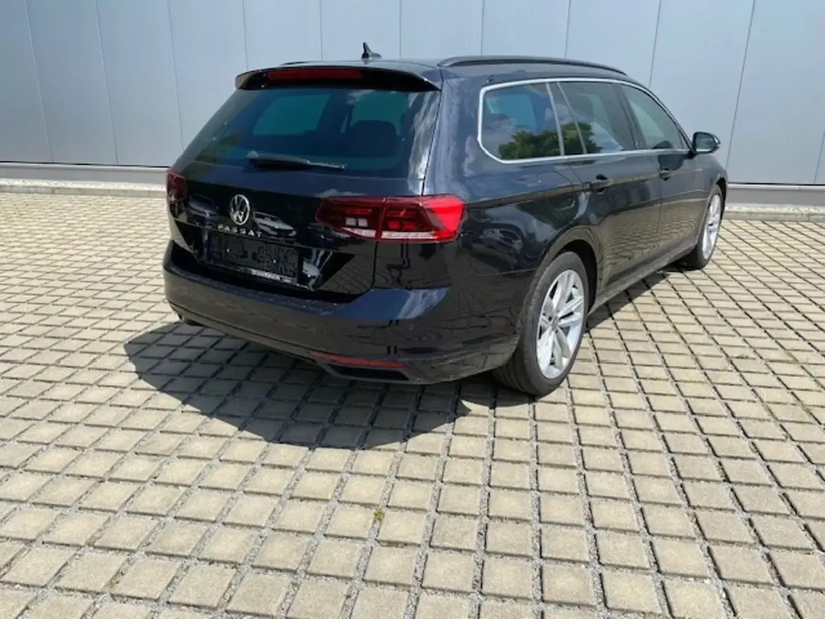 Gebraucht VW Passat Sportline 150 PS (110 kW) 2023 Kombi