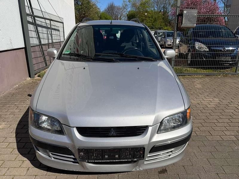 Gebraucht Mitsubishi Space Star 98 PS (72 kW) 2004 Silber Van / Kleinbus