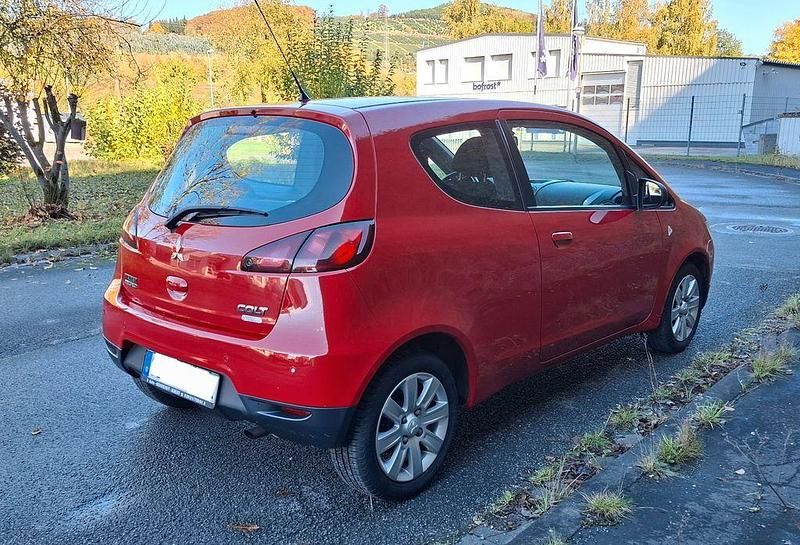 Rot Gebraucht 2011 Mitsubishi Colt Edition Limousine | 2.750 € (Fairer Preis) - Bild 1/4