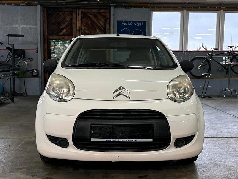 Weiß Gebraucht 2010 Citroën C1 Kleinwagen | 2.150 € (Fairer Preis) - Bild 1/4