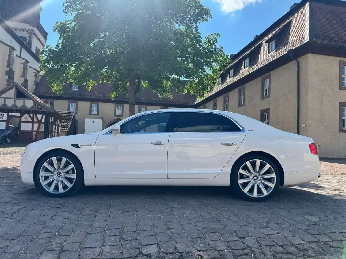 Gebraucht Bentley Flying Spur Mulliner 625 PS (459 kW) 2014 Weiß Limousine