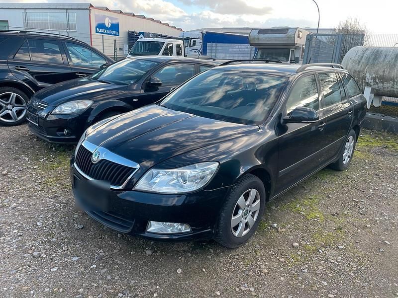 Gebraucht Skoda Octavia 105 PS (77 kW) 2012 Schwarz Kombi