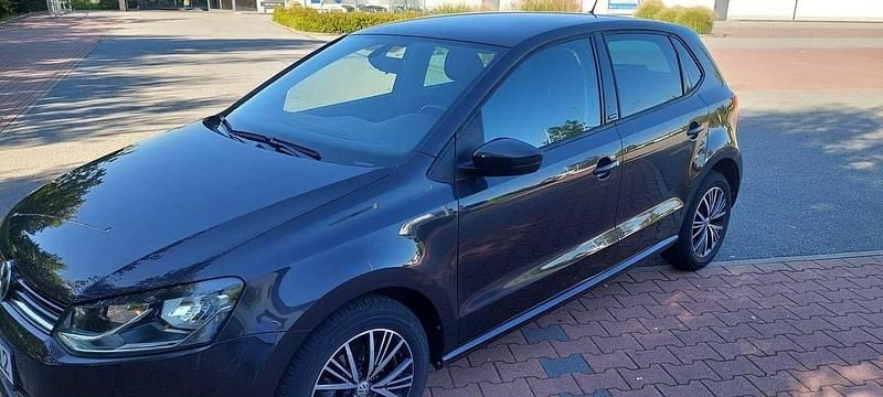 Gebraucht VW Polo Allstar 90 PS (66 kW) 2016 Grau Limousine