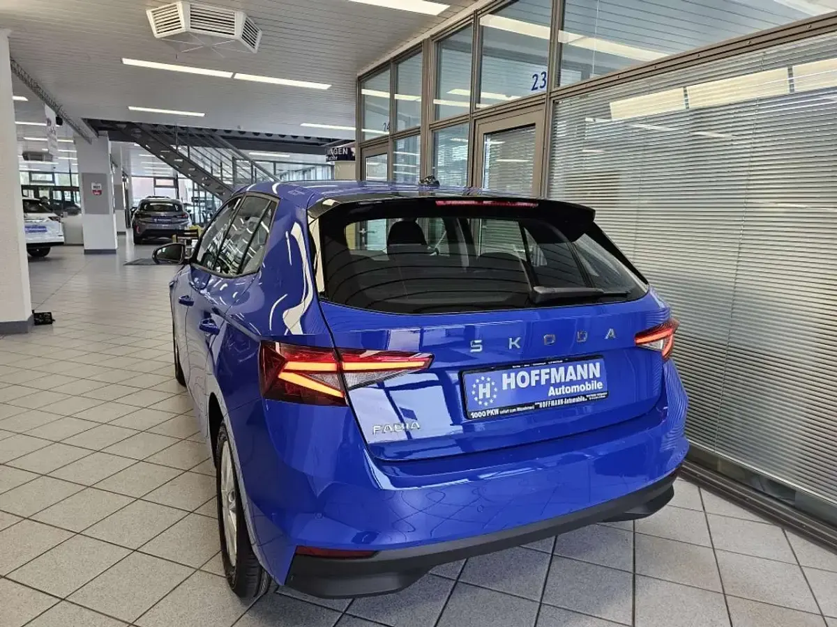 Neu Skoda Fabia Essence 80 PS (58 kW) 2026 Energyblau Kleinwagen