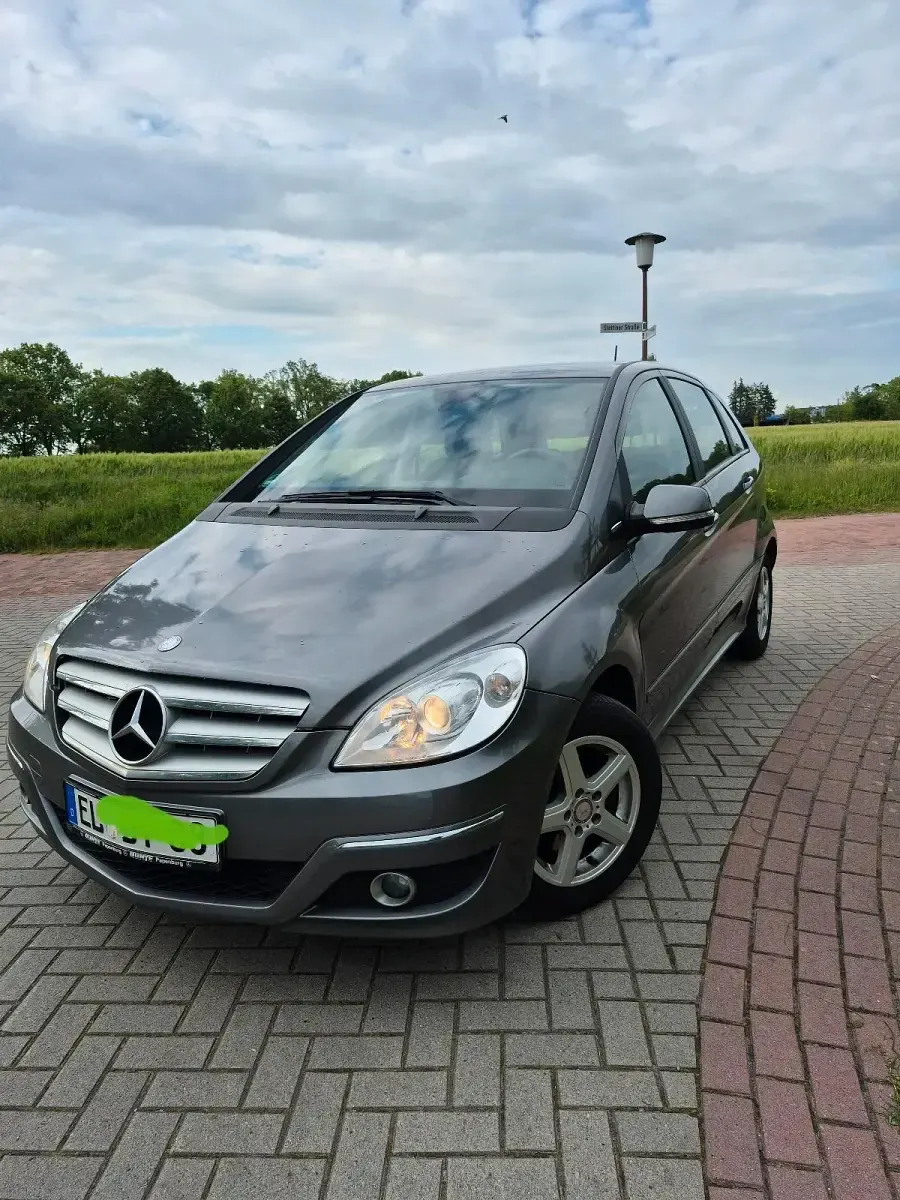 Gebraucht Mercedes B160 95 PS (69 kW) 2010 Grau Van / Kleinbus