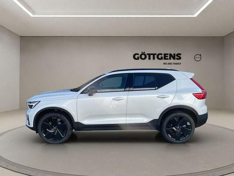 Gebraucht Volvo XC40 Plus 163 PS (119 kW) 2025 Weiß SUV