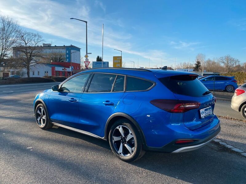 Używany Ford Focus Active X 155 KM (114 kW) 2023 Niebieski Kombi