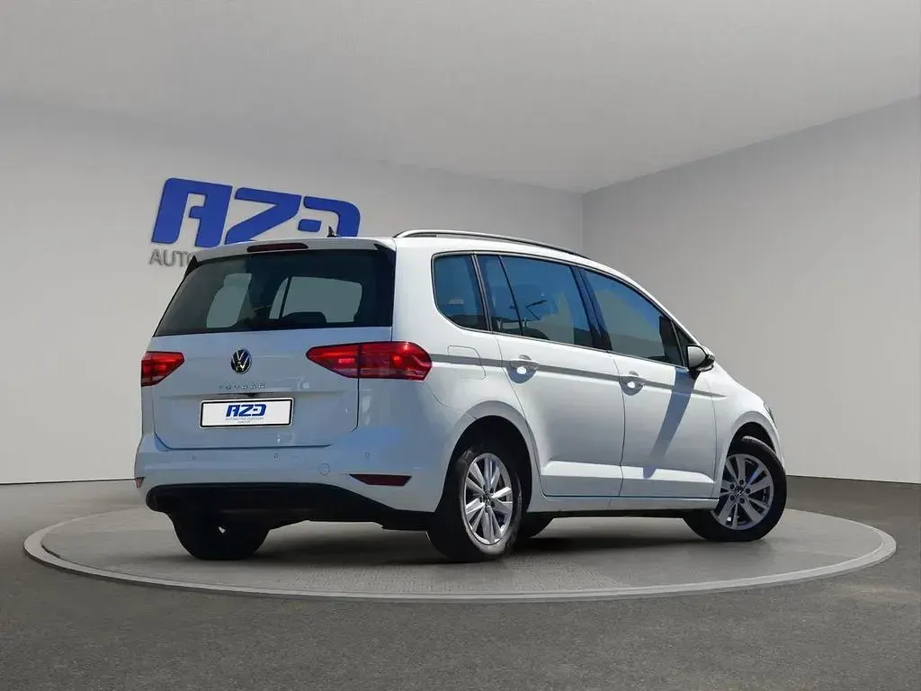 Gebraucht VW Touran 150 PS (110 kW) 2022 Pure white Van / Kleinbus
