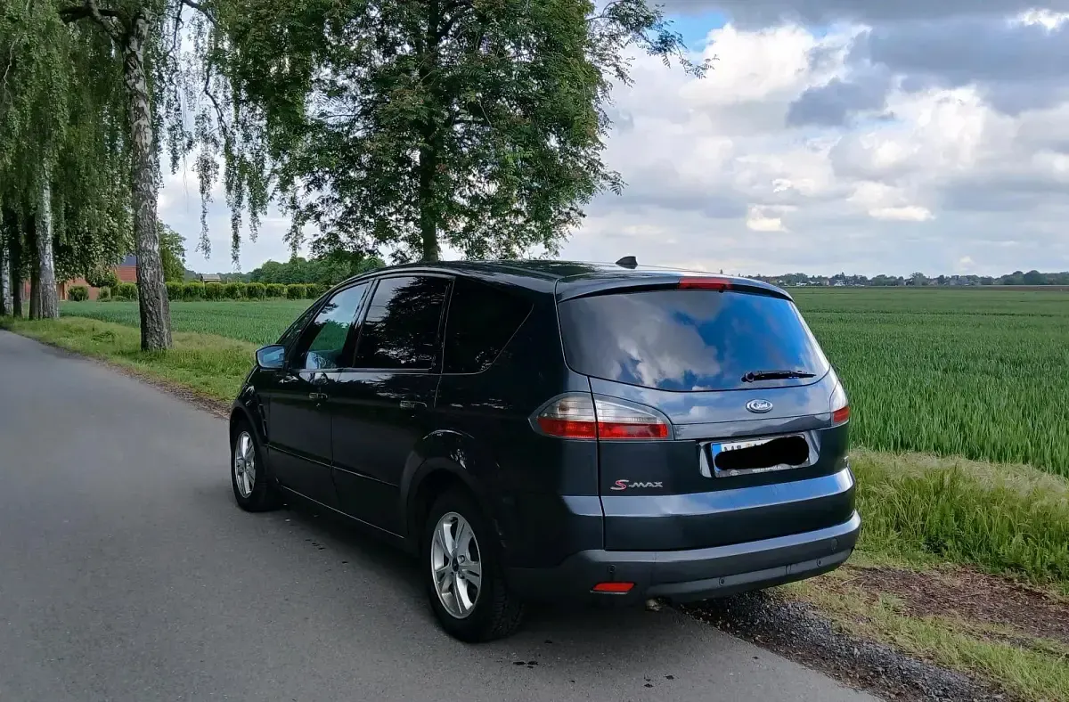 Gebraucht Ford S-MAX Titanium 140 PS (102 kW) 2008 Van / Kleinbus
