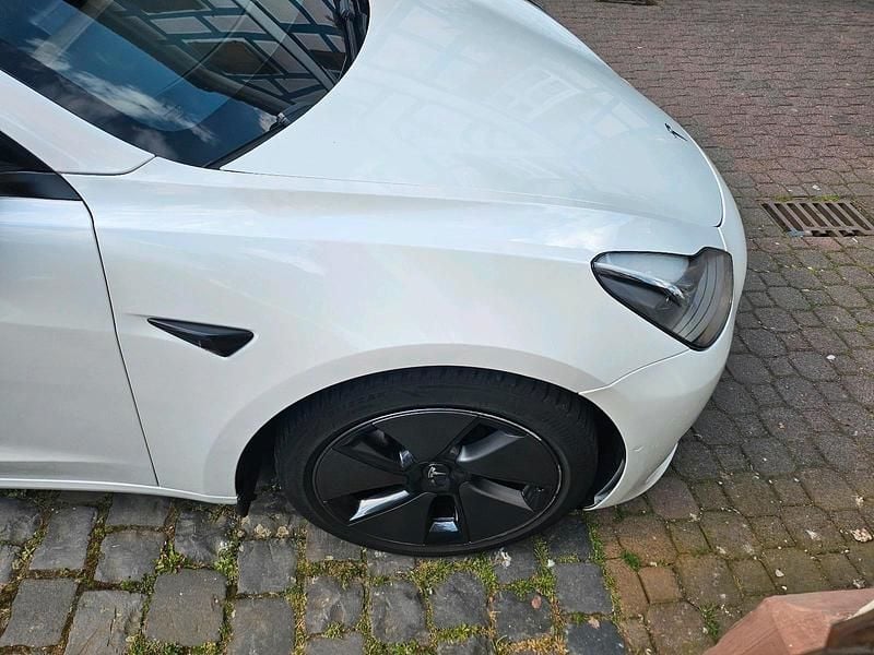 Gebraucht Tesla Model 3 Standard Range 239 kW (325 PS) 2021 Weiß Limousine