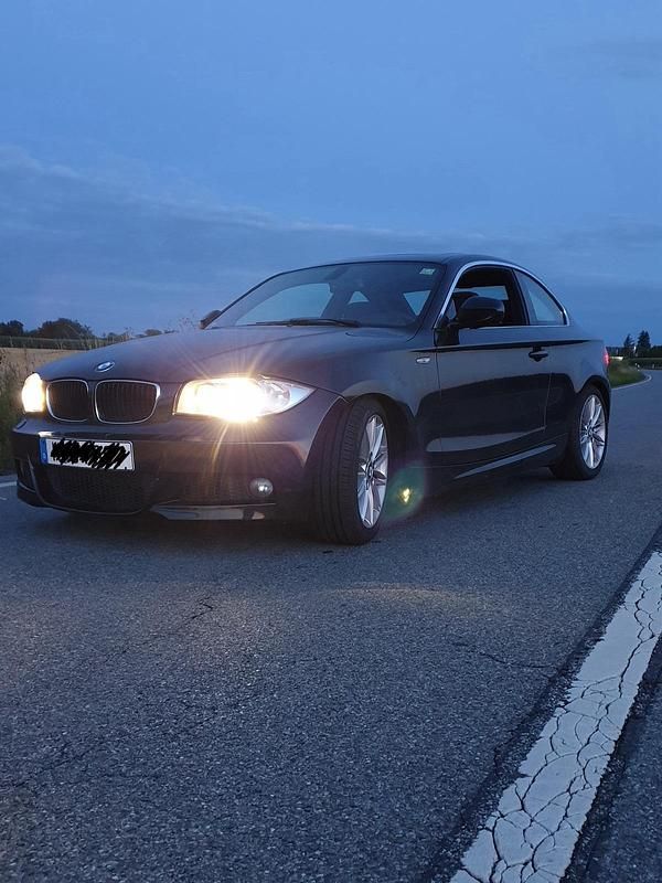 Schwarz Gebraucht 2010 BMW 118 Coupé M Sport Coupé | 9.000 € (Fairer Preis) - Bild 1/4