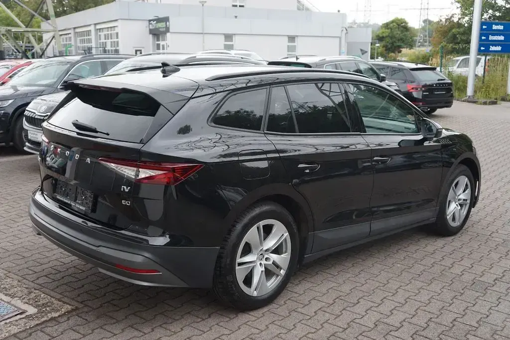 Gebraucht Skoda Enyaq iV Loft 131 kW (179 PS) 2022 Schwarz SUV