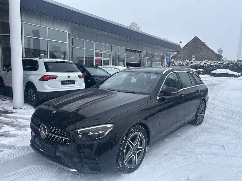 Schwarz unilack Gebraucht 2022 Mercedes E300 AMG line Kombi | 36.990 € (Guter Preis) - Bild 1/3