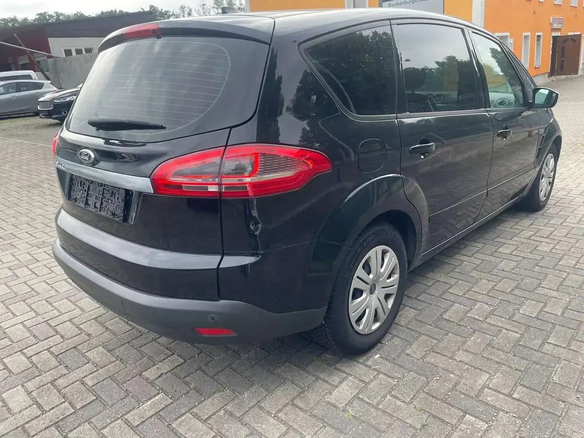 Gebraucht Ford S-MAX Trend 140 PS (102 kW) 2012 Pantherschwarz metallic Van / Kleinbus