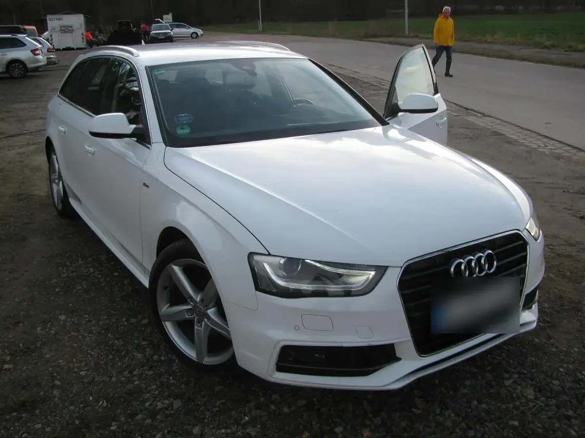 Gebraucht Audi A4 190 PS (139 kW) 2015 Weiß Kombi