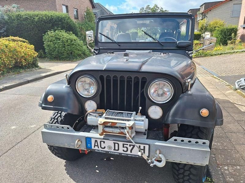 Schwarz Gebraucht 1972 Jeep CJ SUV | 13.900 € - Bild 1/4